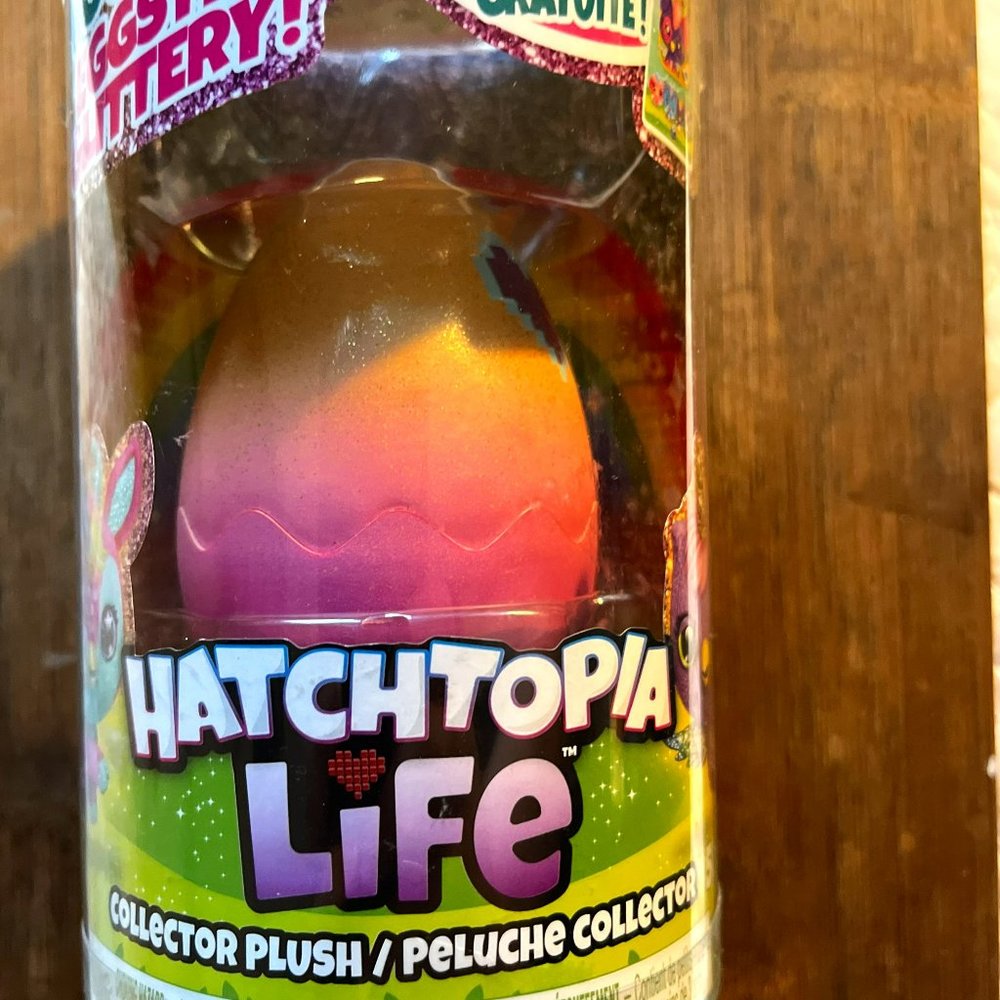Hatchimals Hatchtopia Life, 2-inch tall Plush Hatchimals with Interactive Game